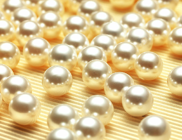We supply loose and strands of freshwater pearls to market